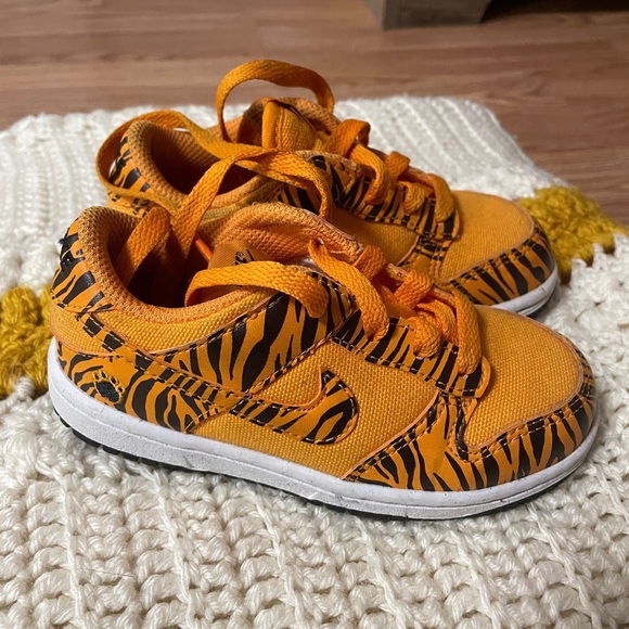 Nike Dunk Low Next Nature Td Tiger Stripe Size 9C - Picture 3 of 15